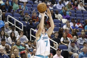 砍下26分！克尼佩尔：我试着把事情简化 队友们帮了我很多